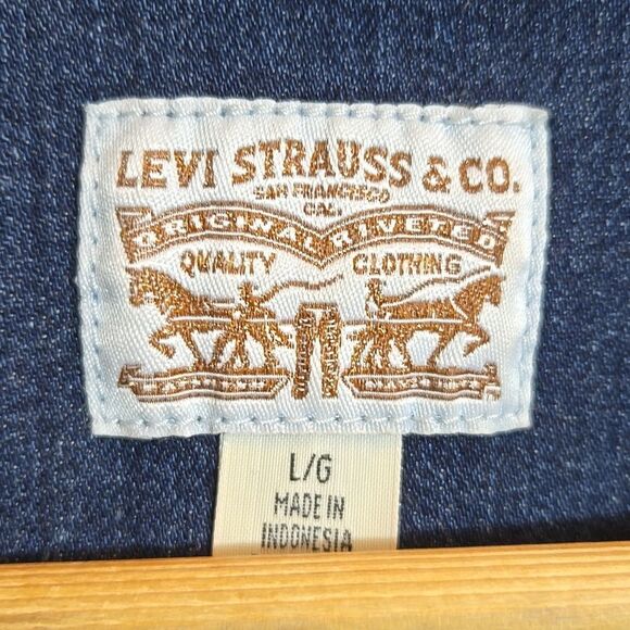 Levi's Women's Classic Denim Trucker Jean Jacket Medium Wash 70240 Size Large - Picture 3 of 13